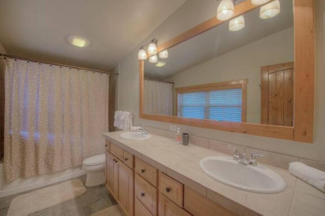 Photo of Bathroom in Vista Point