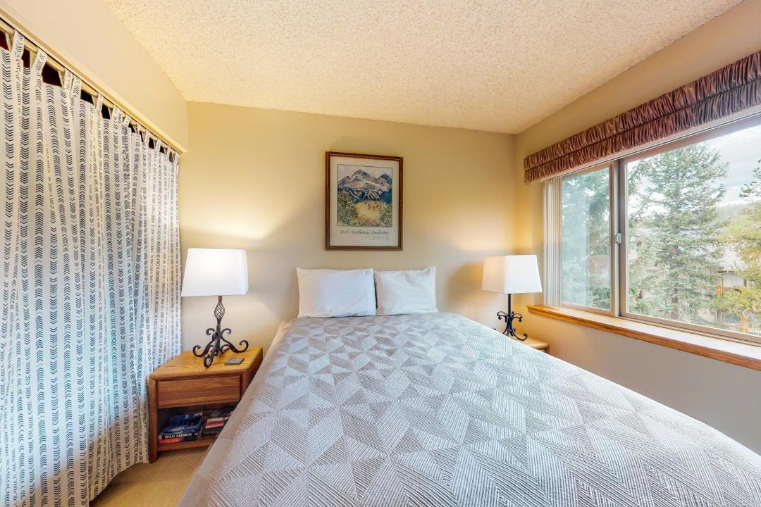 Photo of Bedroom in Peak 9