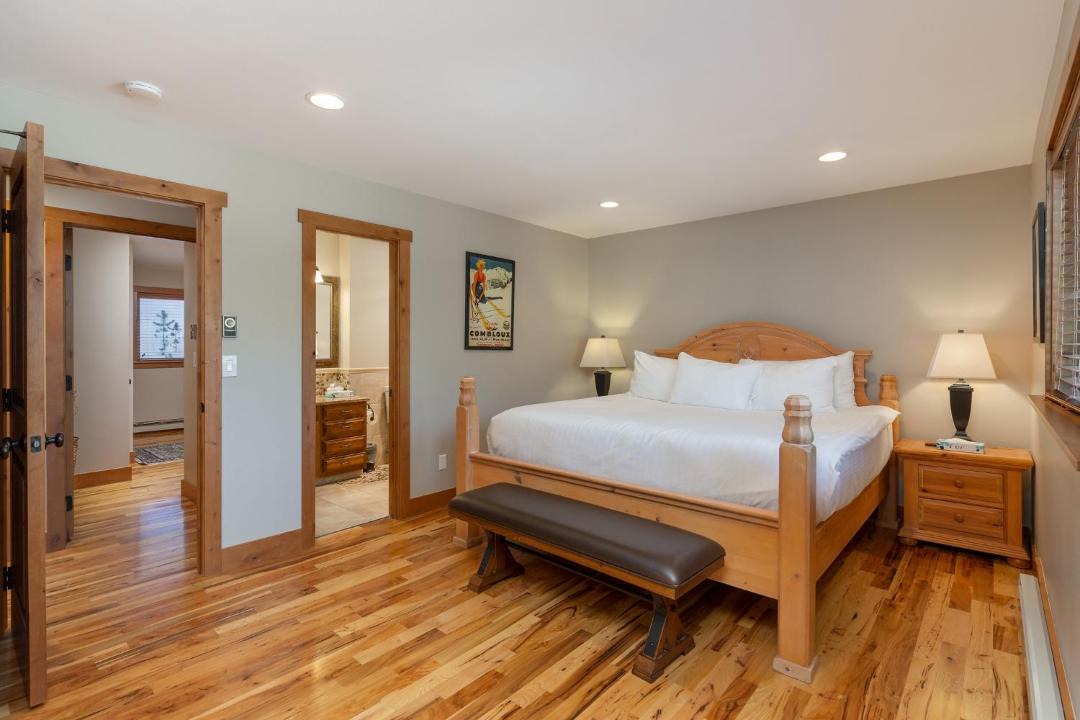 Photo of Bedroom in Crown