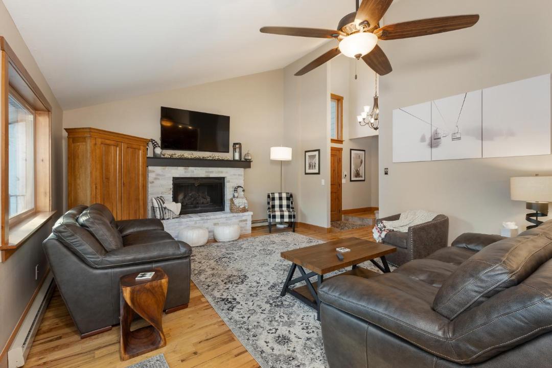 Photo of Livingroom in Crown