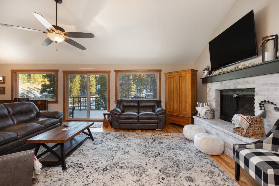 Photo of Livingroom in Crown