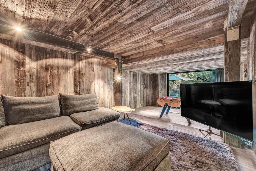 Photo of Livingroom in Red Mountain
