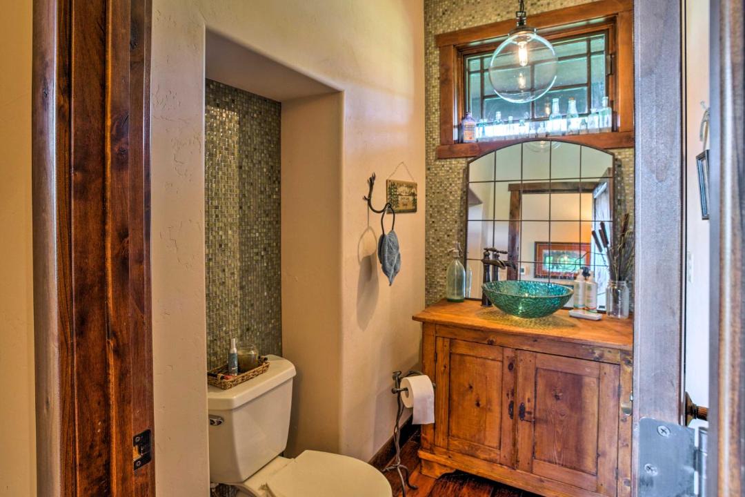Photo of Bathroom in Parachute