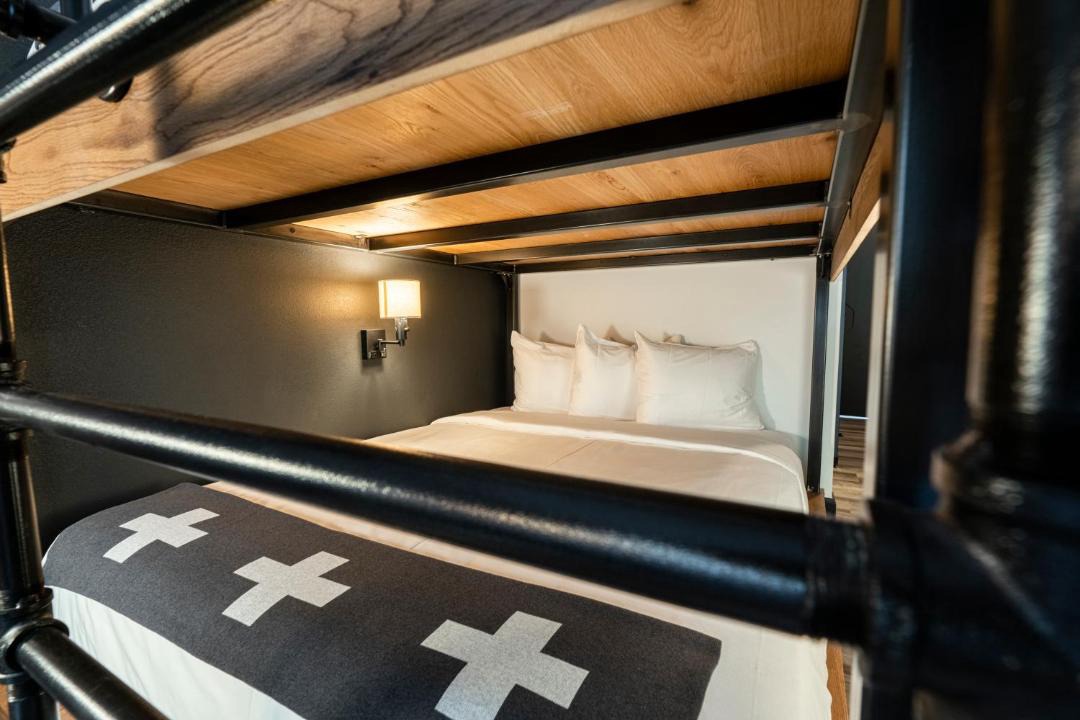 Photo of Bedroom in Peak 9