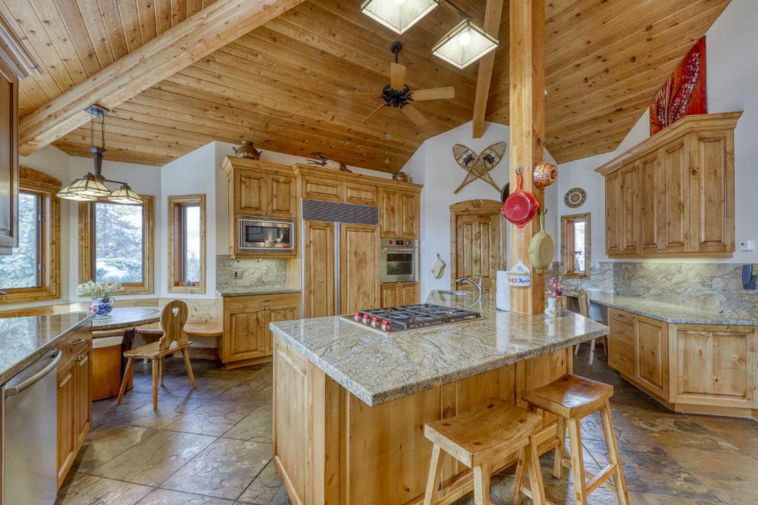 Photo of Livingroom in Highland Meadows