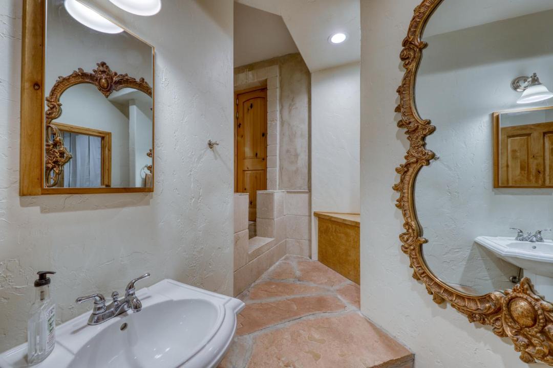 Photo of Bathroom in Highland Meadows