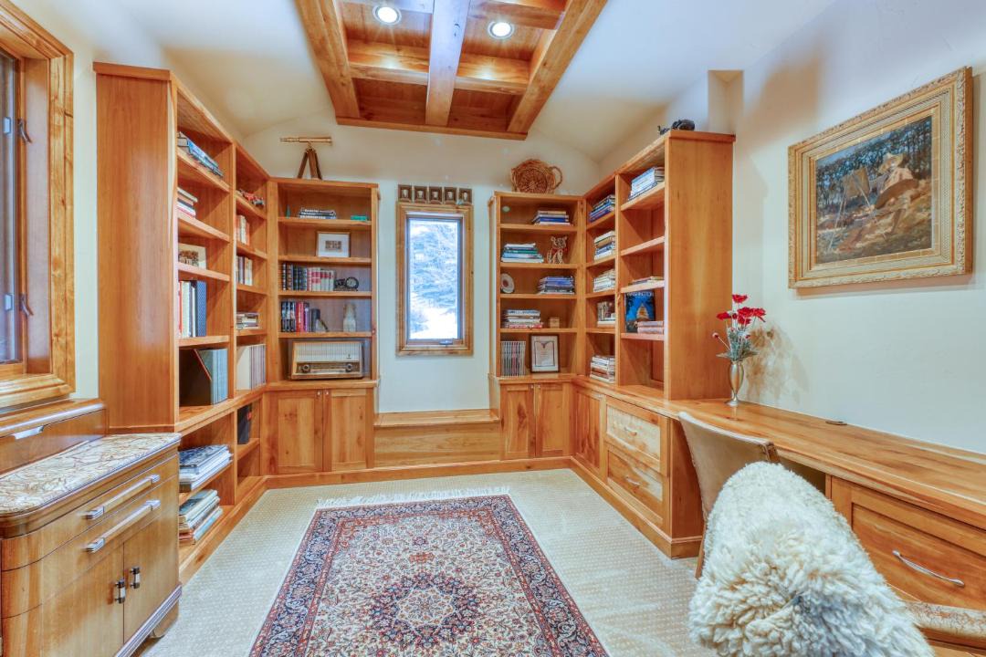 Photo of Livingroom in Highland Meadows