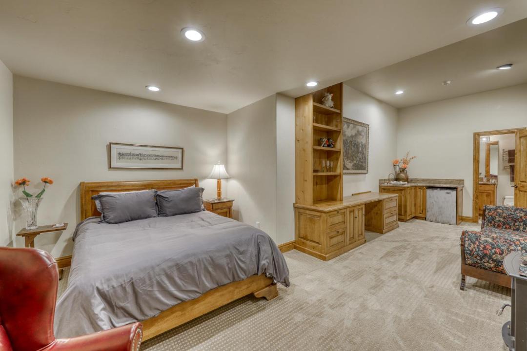 Photo of Bedroom in Highland Meadows