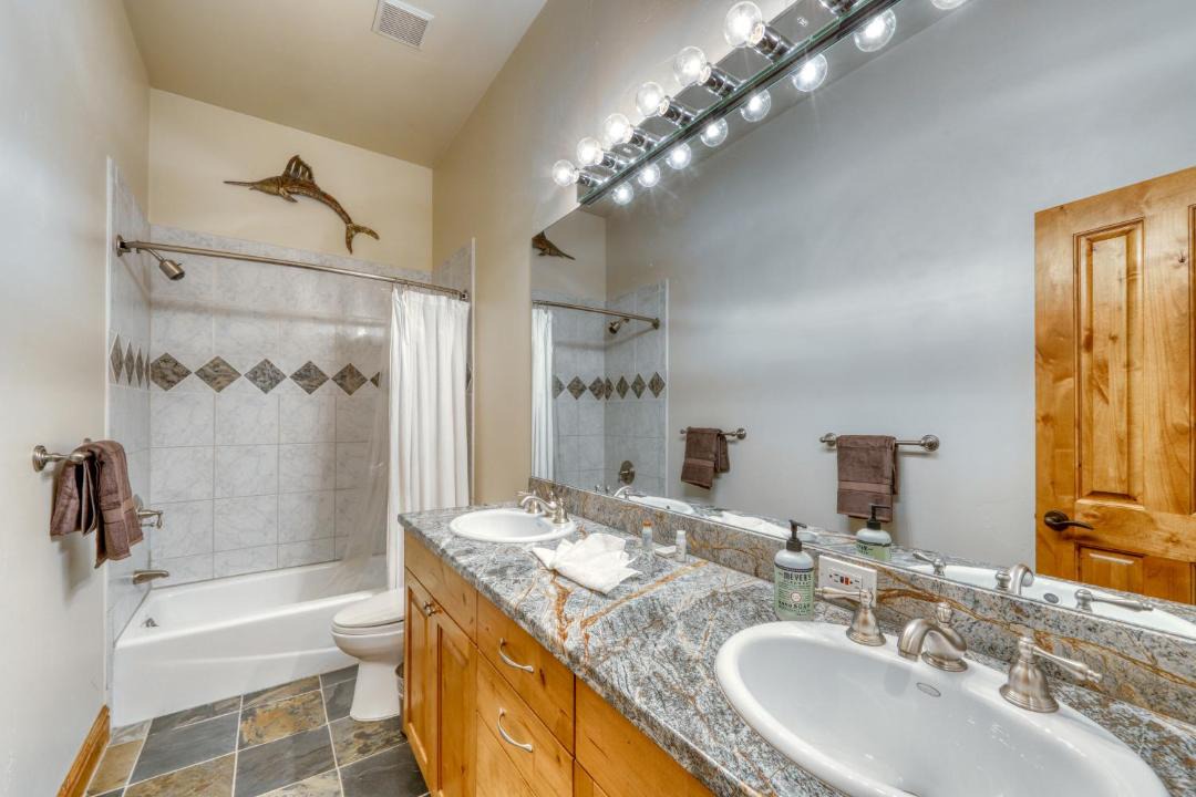 Photo of Bathroom in Highland Meadows