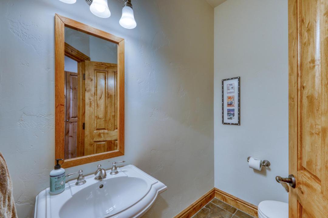 Photo of Bathroom in Highland Meadows