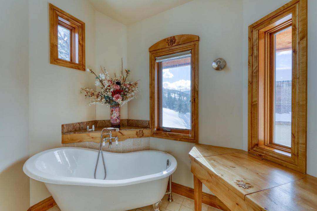 Photo of Bathroom in Highland Meadows