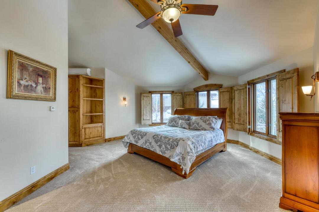 Photo of Bedroom in Highland Meadows