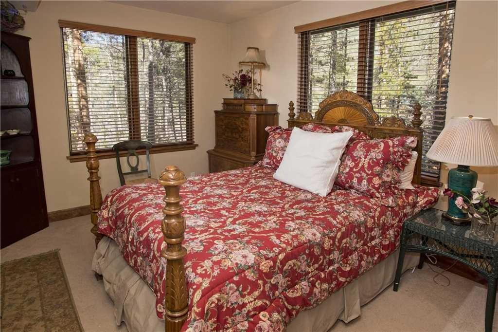 Photo of Bedroom in Highland Meadows