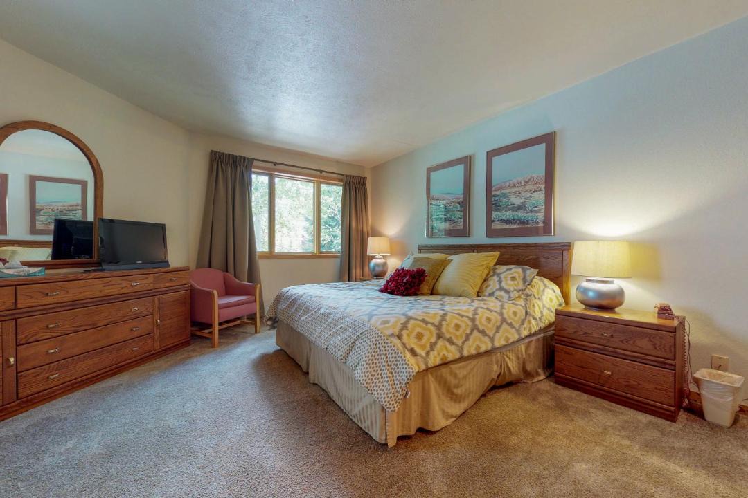 Photo of Bedroom in Mountain House