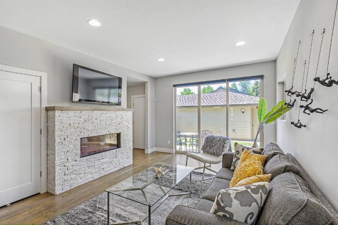 Photo of Livingroom in University