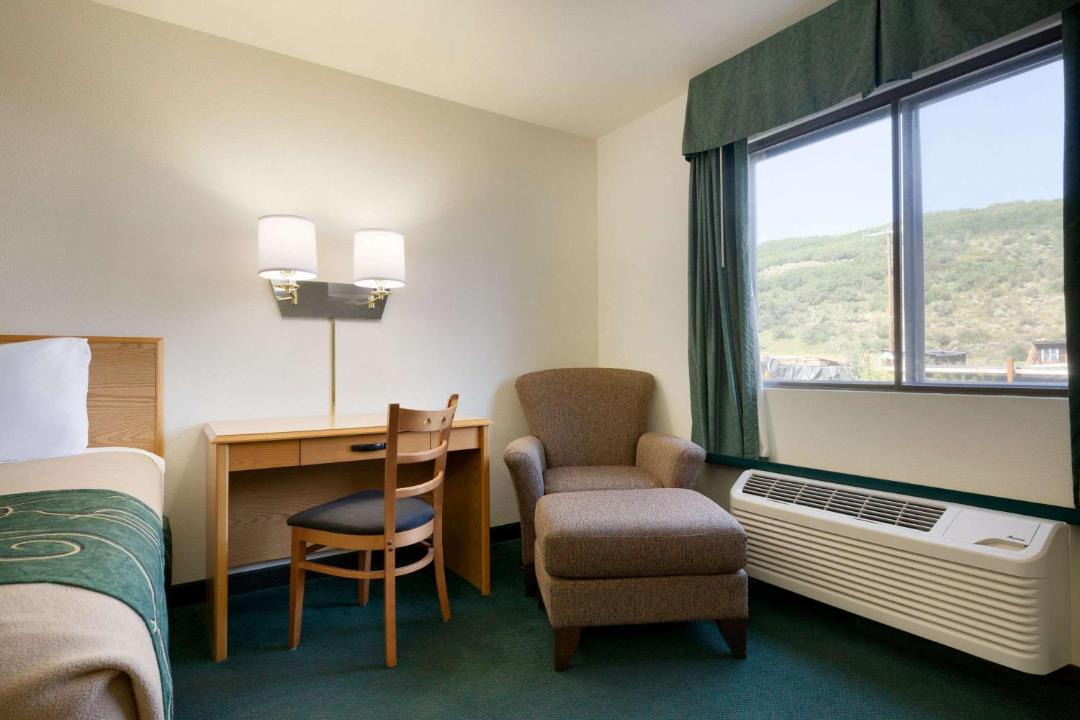 Photo of Livingroom in Yampa