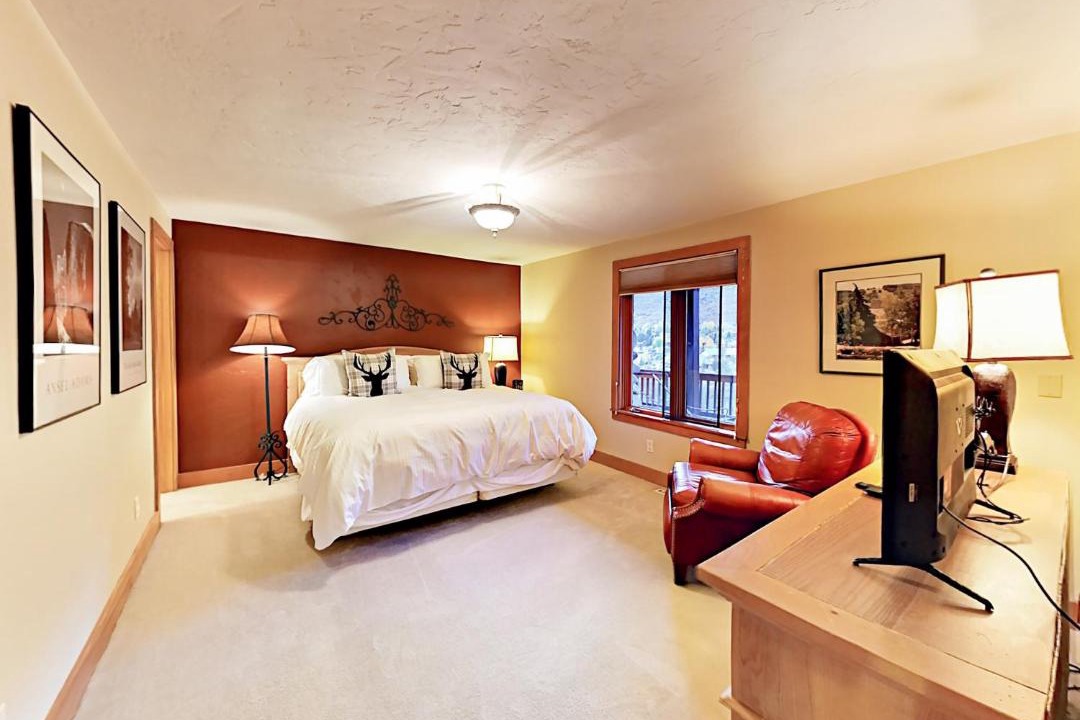Photo of Bedroom in Highland Meadows