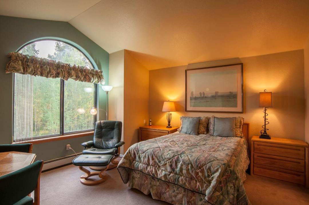 Photo of Bedroom in Park Forest Estates