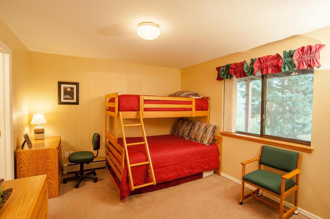 Photo of Livingroom in Park Forest Estates