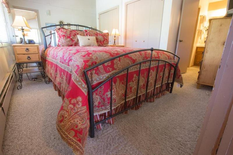Photo of Bedroom in Glenwood Springs