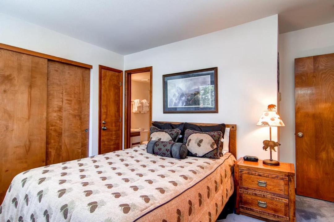 Photo of Bedroom in Four O'Clock