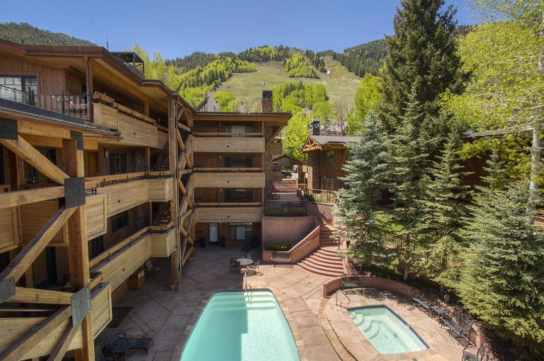 Photo of Others in Aspen