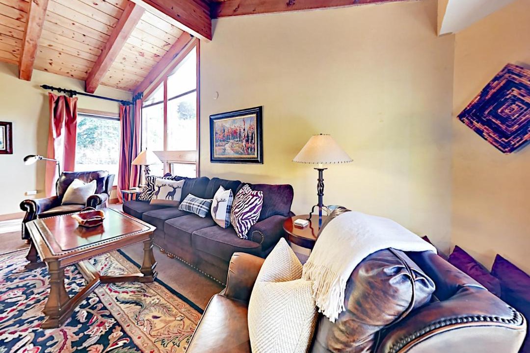Photo of Livingroom in Highland Meadows