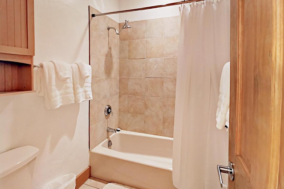 Photo of Bathroom in Highland Meadows