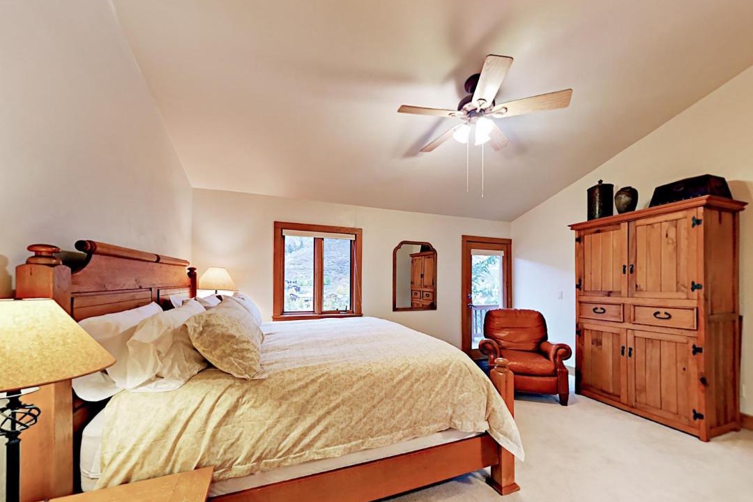 Photo of Bedroom in Highland Meadows