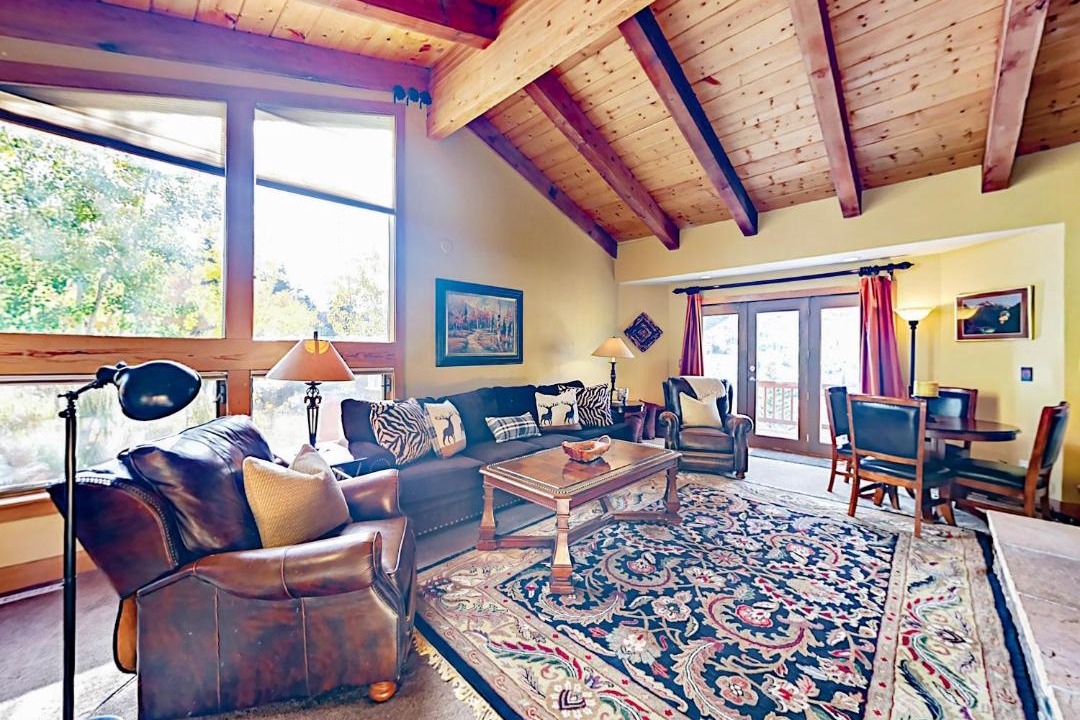 Photo of Livingroom in Highland Meadows
