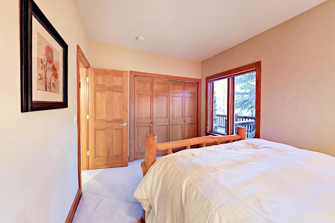 Photo of Bedroom in Highland Meadows
