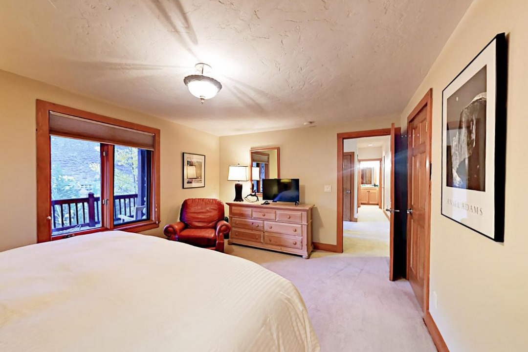 Photo of Bedroom in Highland Meadows