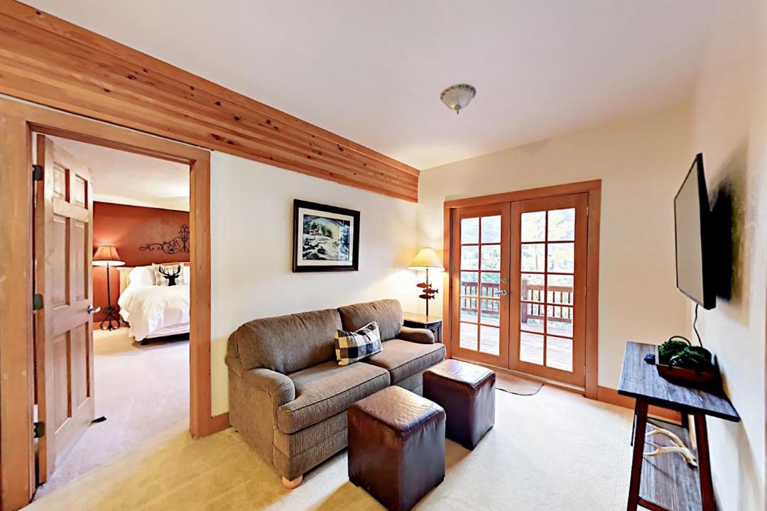 Photo of Livingroom in Highland Meadows