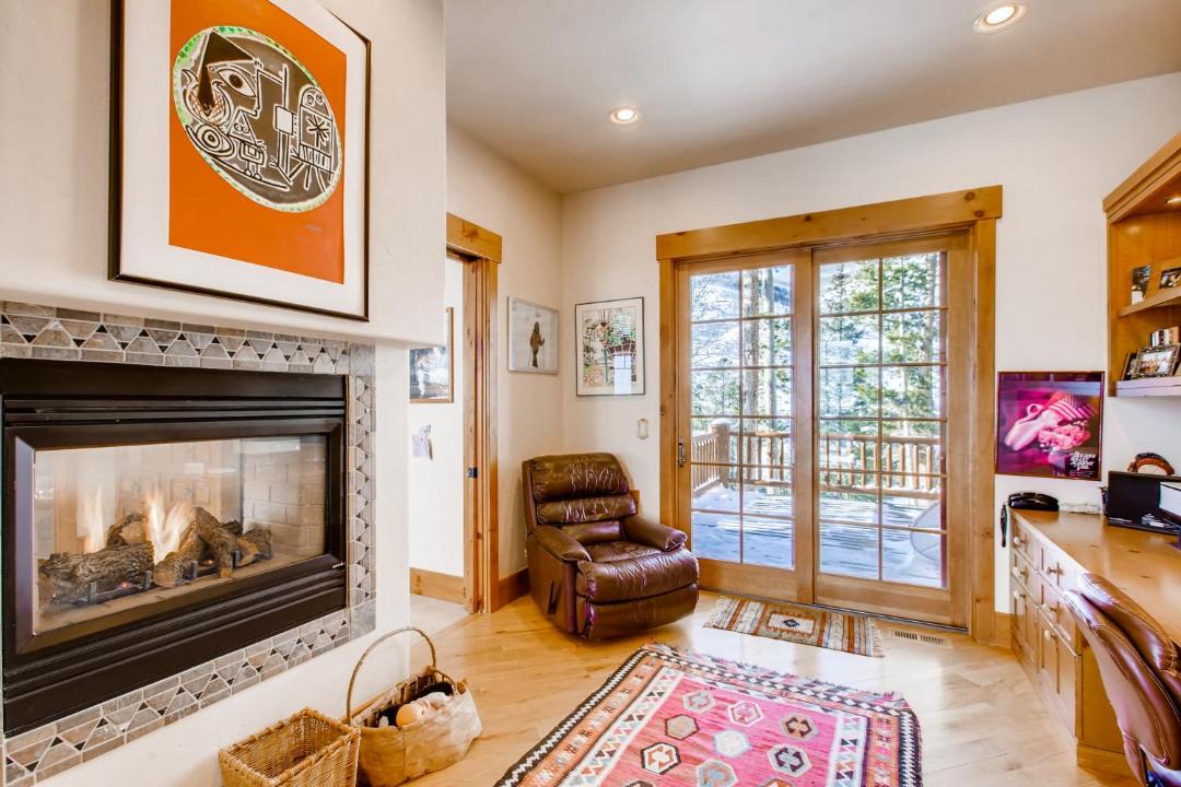 Photo of Livingroom in Highland Meadows