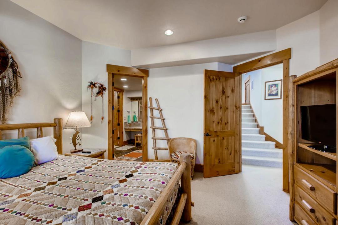 Photo of Bedroom in Highland Meadows