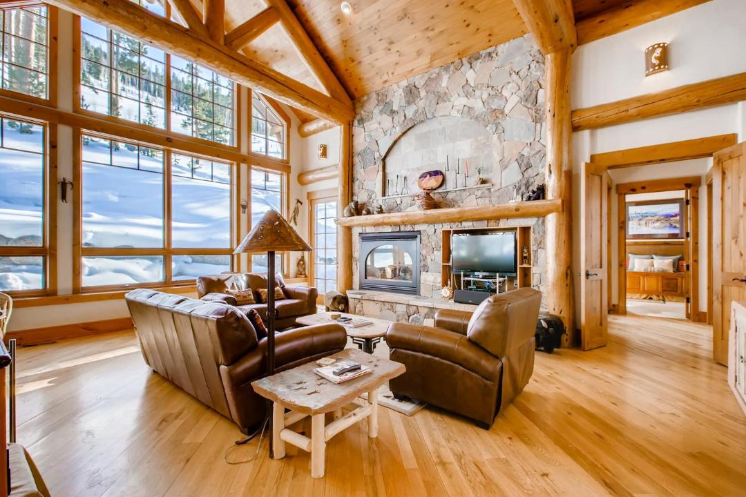 Photo of Livingroom in Highland Meadows