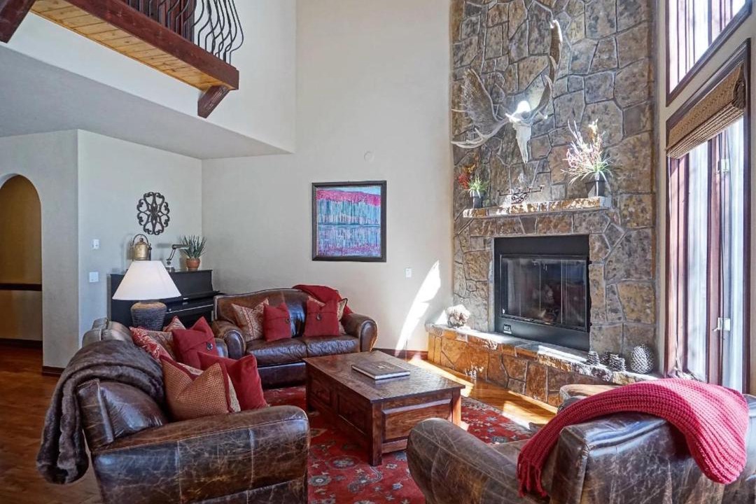 Photo of Livingroom in Highland Meadows