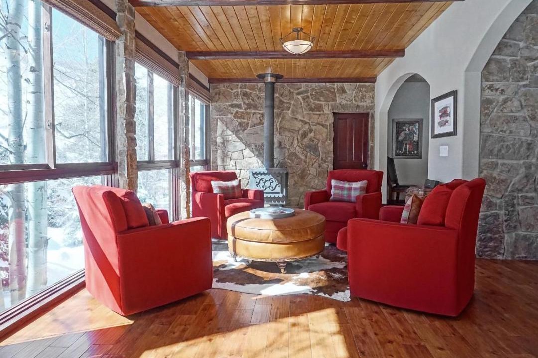 Photo of Livingroom in Highland Meadows