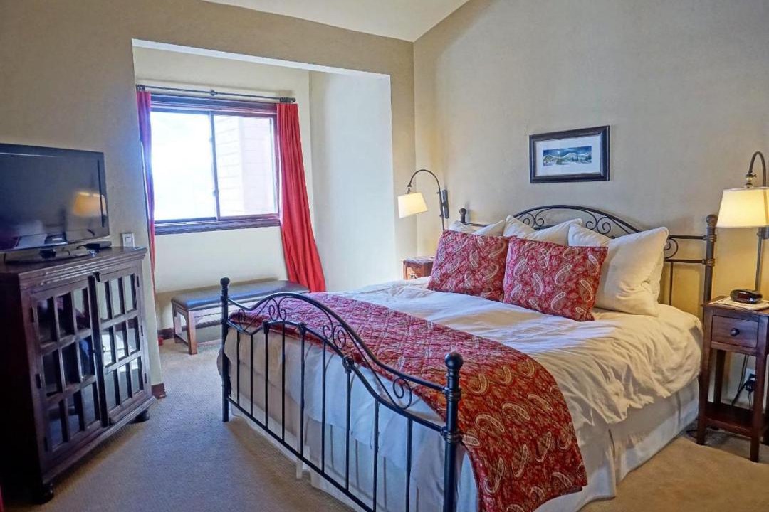 Photo of Bedroom in Highland Meadows