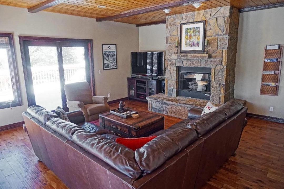 Photo of Livingroom in Highland Meadows