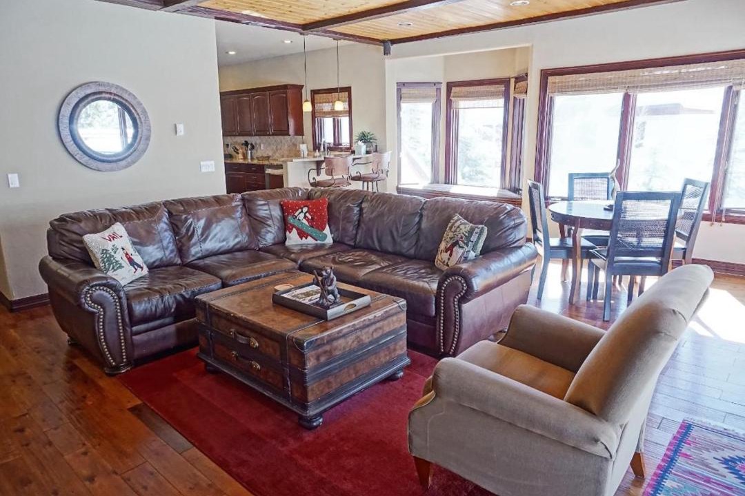 Photo of Livingroom in Highland Meadows