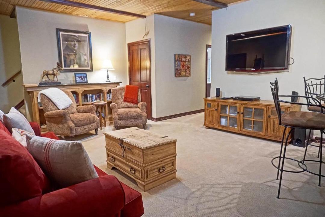 Photo of Livingroom in Highland Meadows