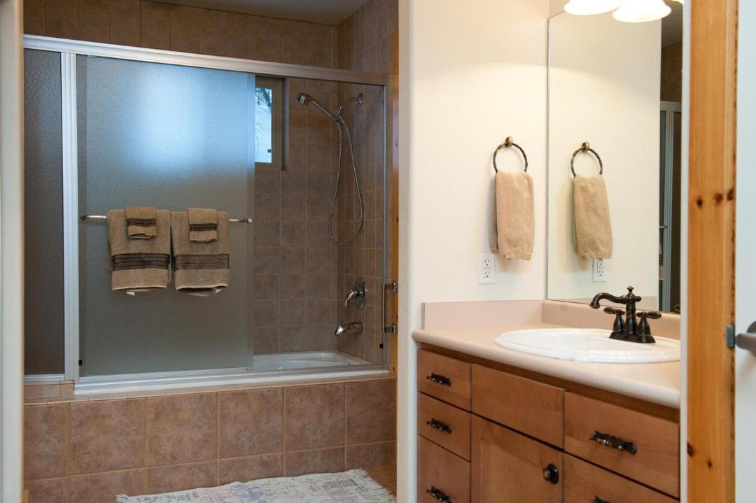 Photo of Bathroom in Columbine Lake