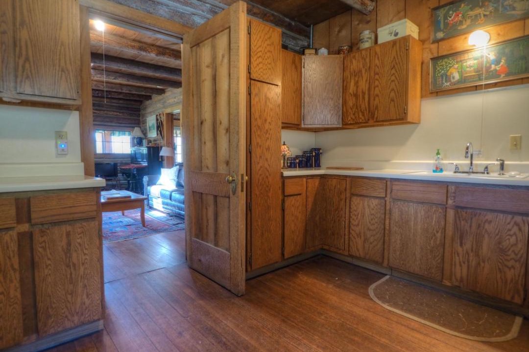 Photo of Kitchen in Drake
