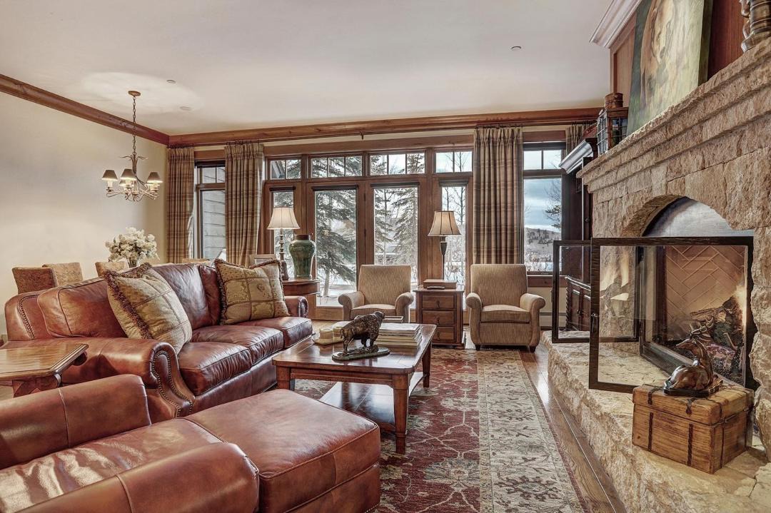 Photo of Livingroom in Avon