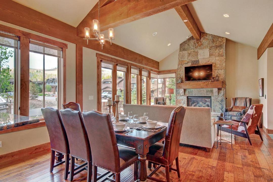Photo of Livingroom in Fairmount On The River