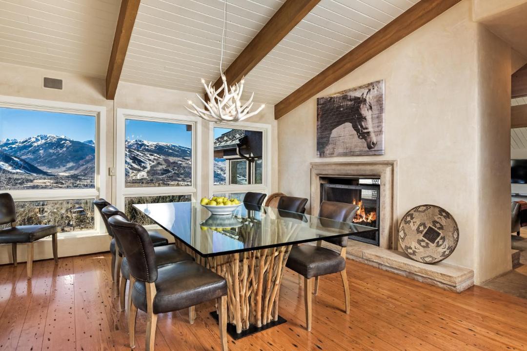 Photo of Livingroom in Red Mountain