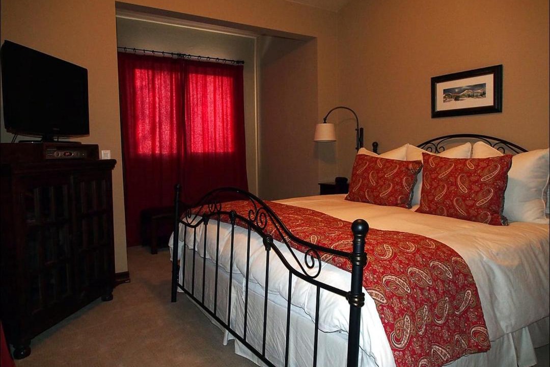 Photo of Bedroom in Highland Meadows
