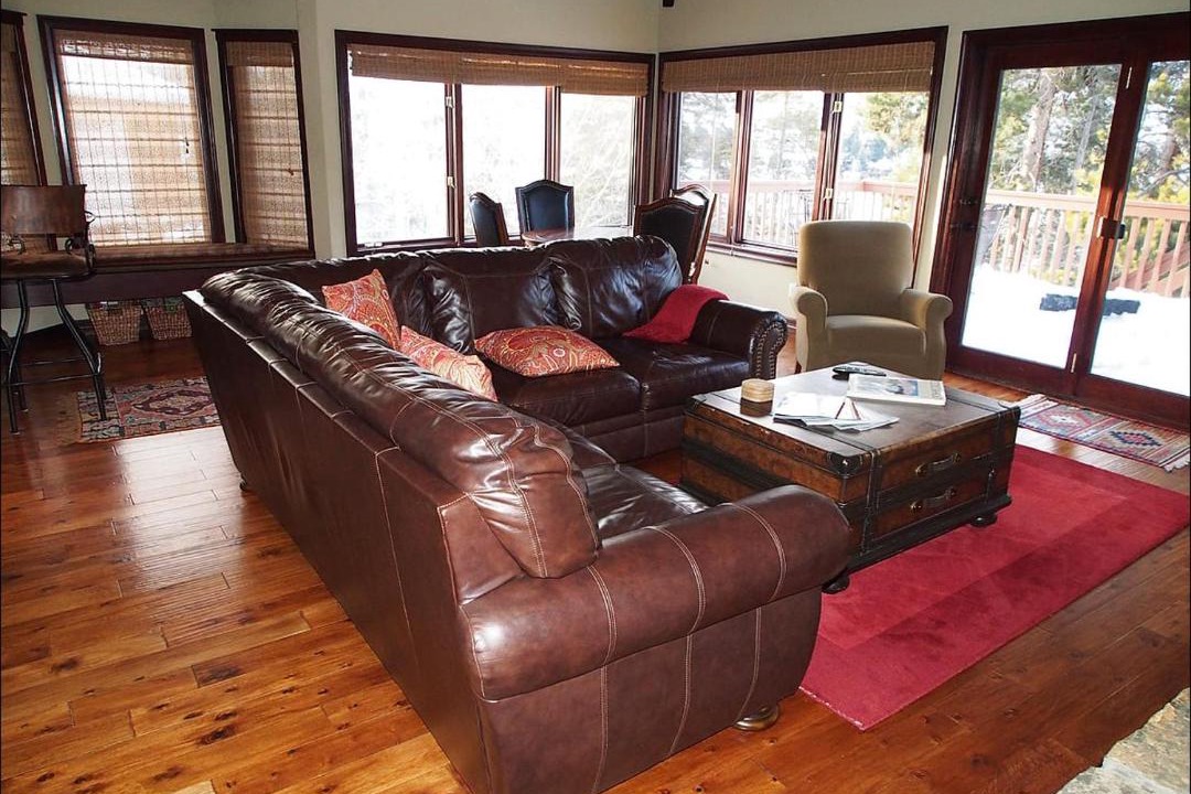 Photo of Livingroom in Highland Meadows