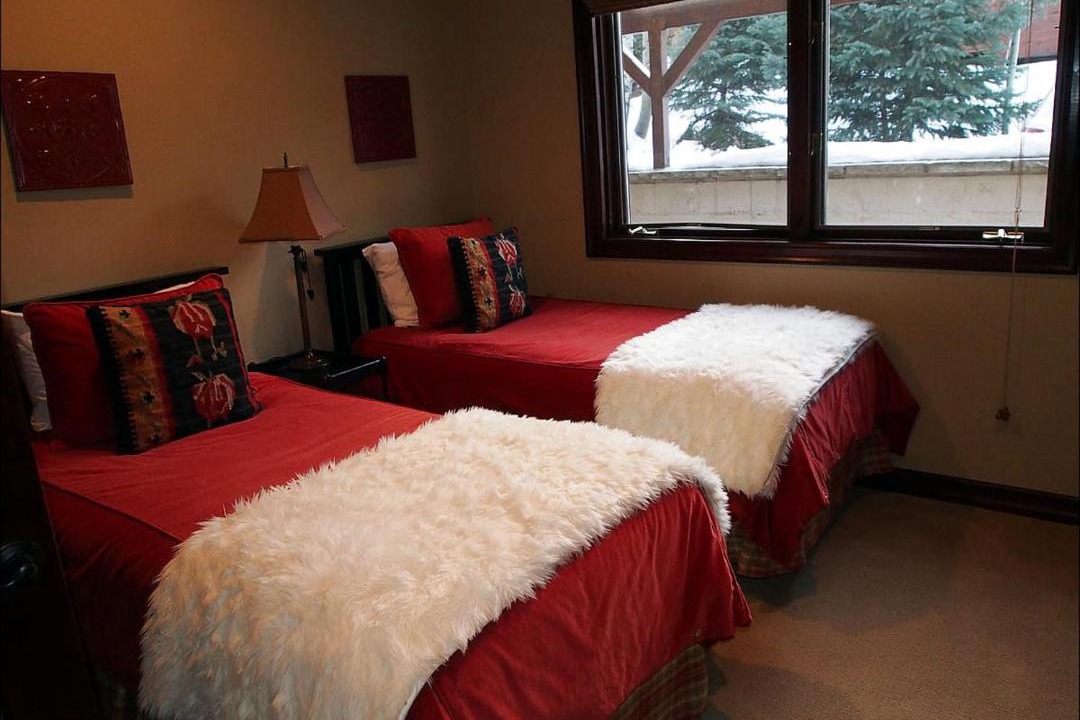 Photo of Bedroom in Highland Meadows
